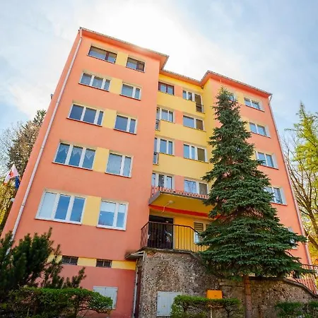 Bohema - Przytulne Mieszkanie Blisko Centrum I Dworca, Parter, Balkon, Park, Parking Appartamento *