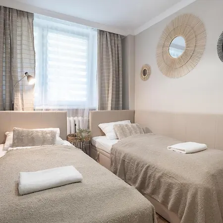 Bohema - Przytulne Mieszkanie Blisko Centrum I Dworca, Parter, Balkon, Park, Parking Appartamento