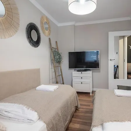 Appartamento Bohema - Przytulne Mieszkanie Blisko Centrum I Dworca, Parter, Balkon, Park, Parking *