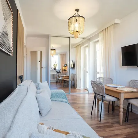 Lägenhet Bohema - Przytulne Mieszkanie Blisko Centrum I Dworca, Parter, Balkon, Park, Parking