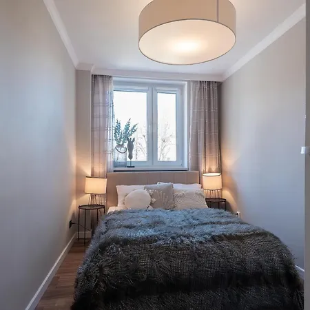 Lägenhet Bohema - Przytulne Mieszkanie Blisko Centrum I Dworca, Parter, Balkon, Park, Parking *