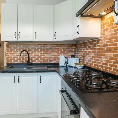 Bohema - Przytulne Mieszkanie Blisko Centrum I Dworca, Parter, Balkon, Park, Parking Apartament