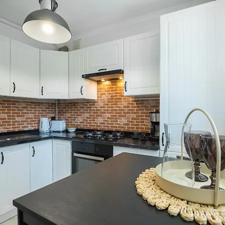 Bohema - Przytulne Mieszkanie Blisko Centrum I Dworca, Parter, Balkon, Park, Parking