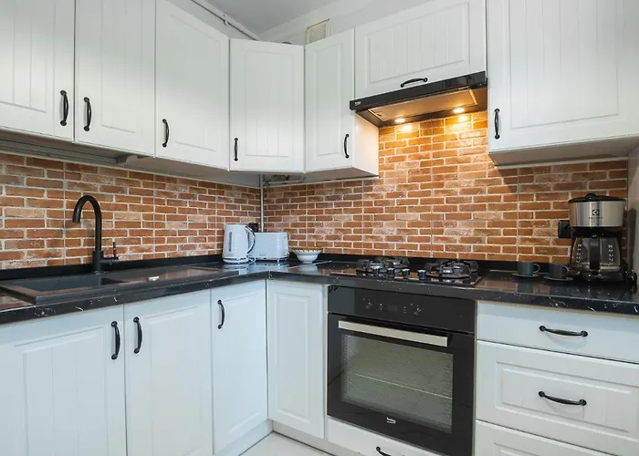 Bohema - Przytulne Mieszkanie Blisko Centrum I Dworca, Parter, Balkon, Park, Parking *